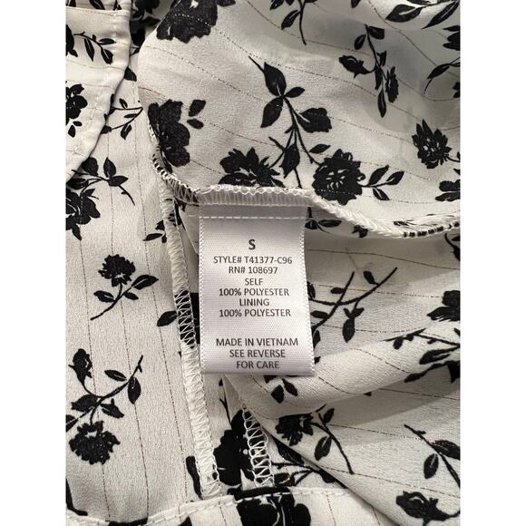 Alice Blue Women’s Black White Floral Ruffle Short Sleeve Blouse Small - Picture 5 of 9